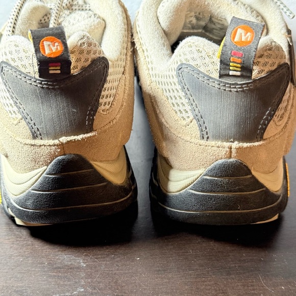 Merrell Tan and Gray Athletic Shoes Durable Outdoor Performance - Picture 5 of 8